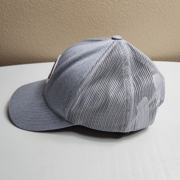 Travis Mathew Mens Gray Twill Mesh Snapback Hat - Picture 8 of 11